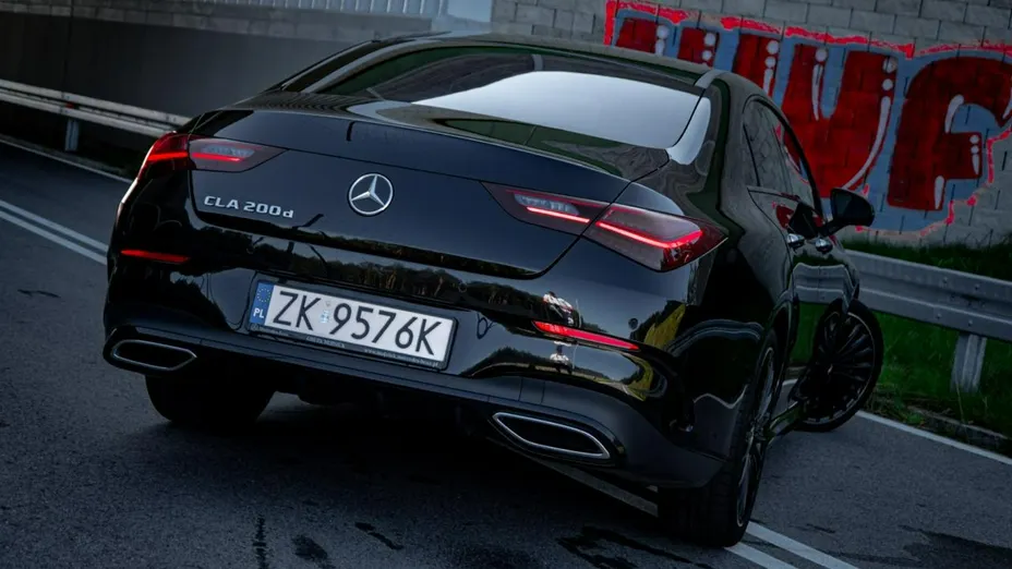 MERCEDES-BENZ CLA -