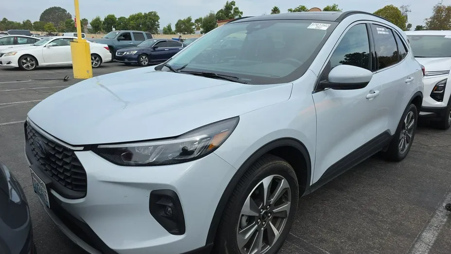 FORD Escape -