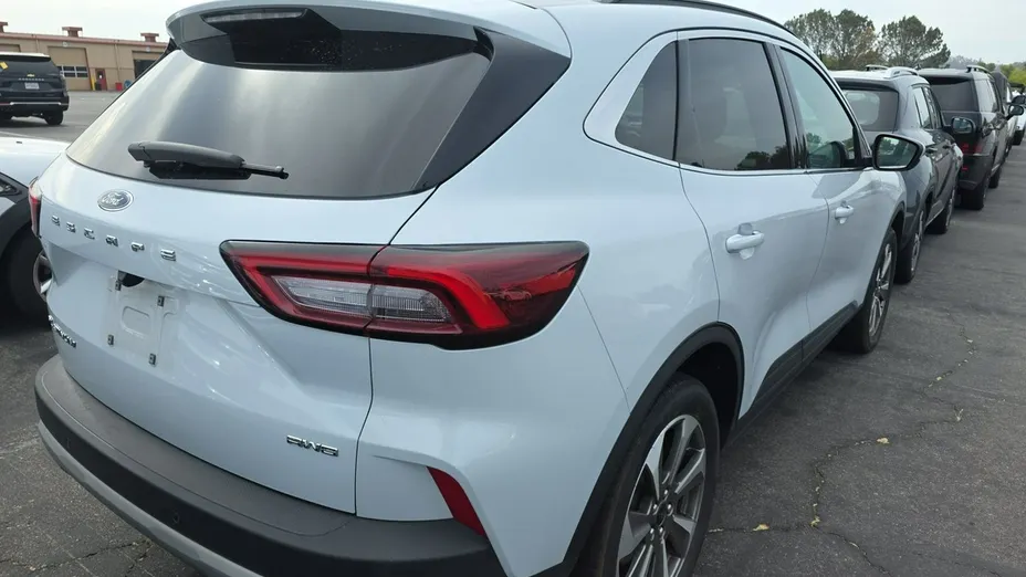 FORD Escape -