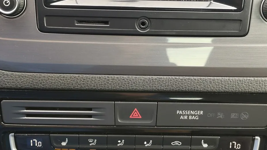 VOLKSWAGEN Golf Sportsvan -