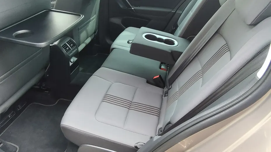VOLKSWAGEN Golf Sportsvan -
