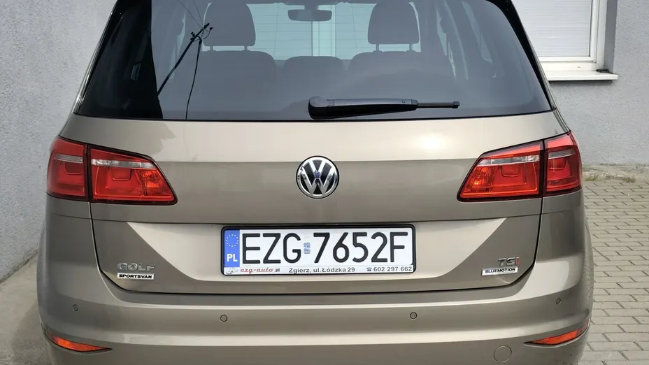 VOLKSWAGEN Golf Sportsvan -
