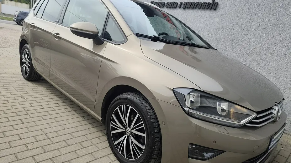 VOLKSWAGEN Golf Sportsvan -