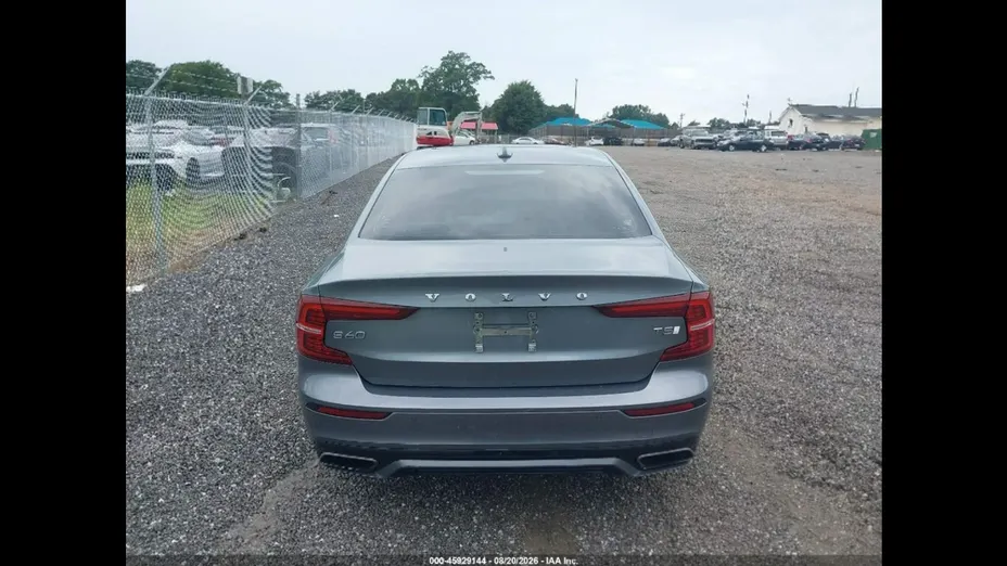VOLVO S60 -