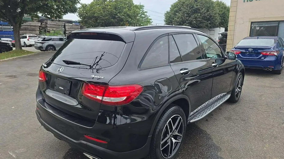 MERCEDES-BENZ GLC -