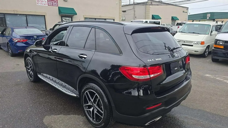 MERCEDES-BENZ GLC -