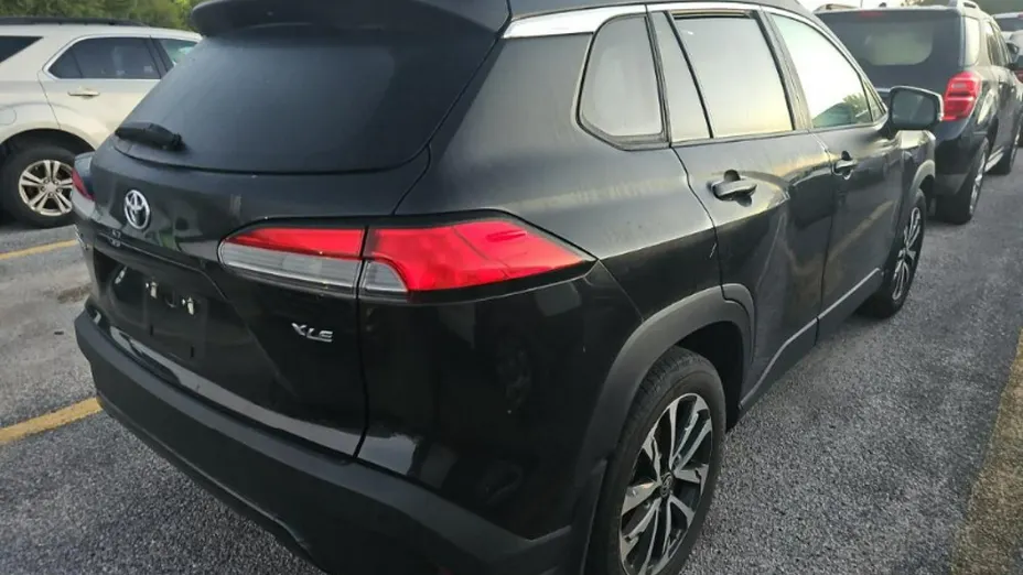 TOYOTA Corolla Cross -