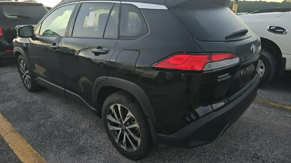 TOYOTA Corolla Cross -