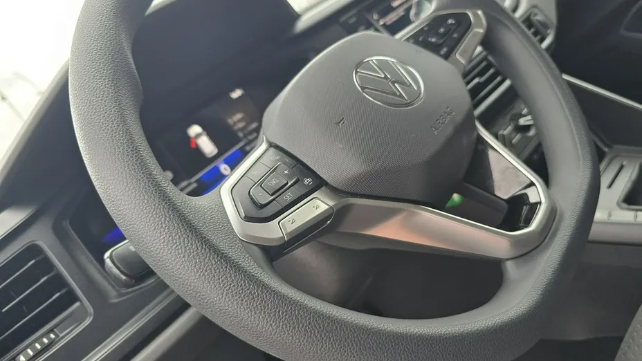 VOLKSWAGEN Polo -