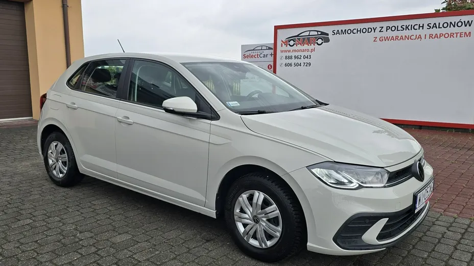 VOLKSWAGEN Polo -