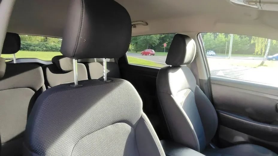 KIA Carens -