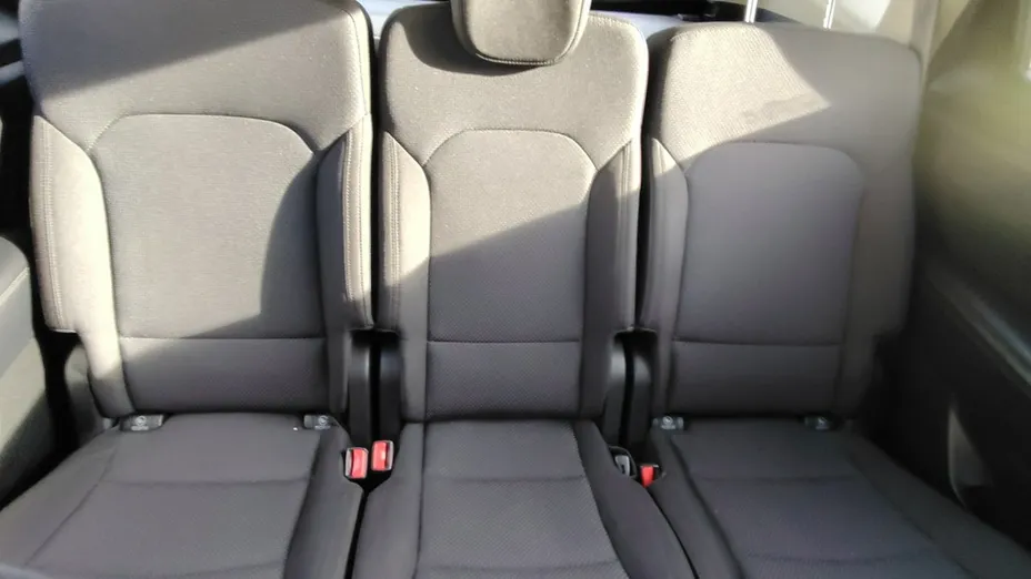 KIA Carens -