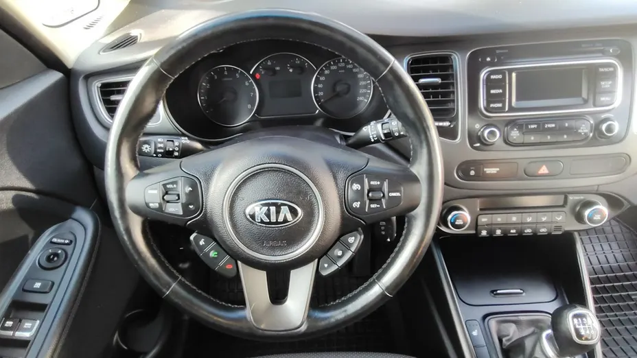 KIA Carens -