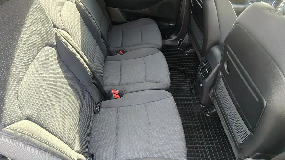 KIA Carens -