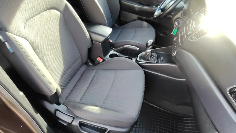 KIA Carens -