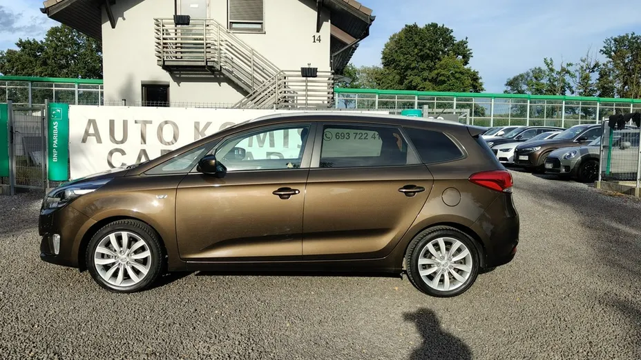 KIA Carens -