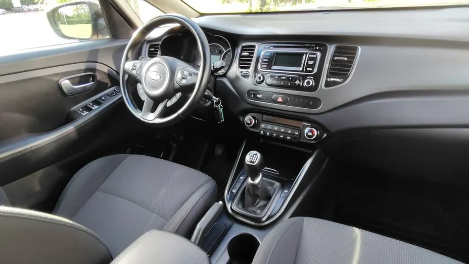 KIA Carens -