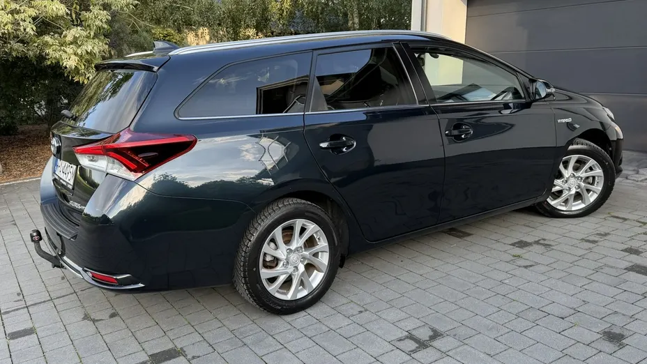 TOYOTA Auris -