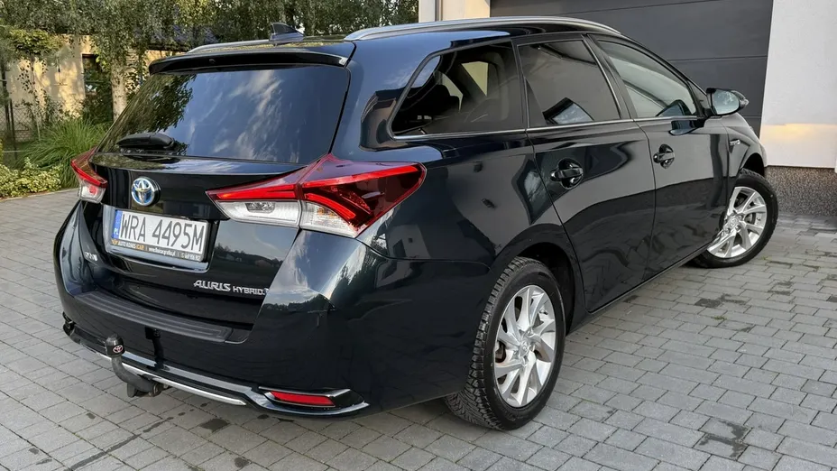 TOYOTA Auris -
