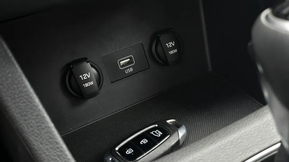 HYUNDAI i30 -