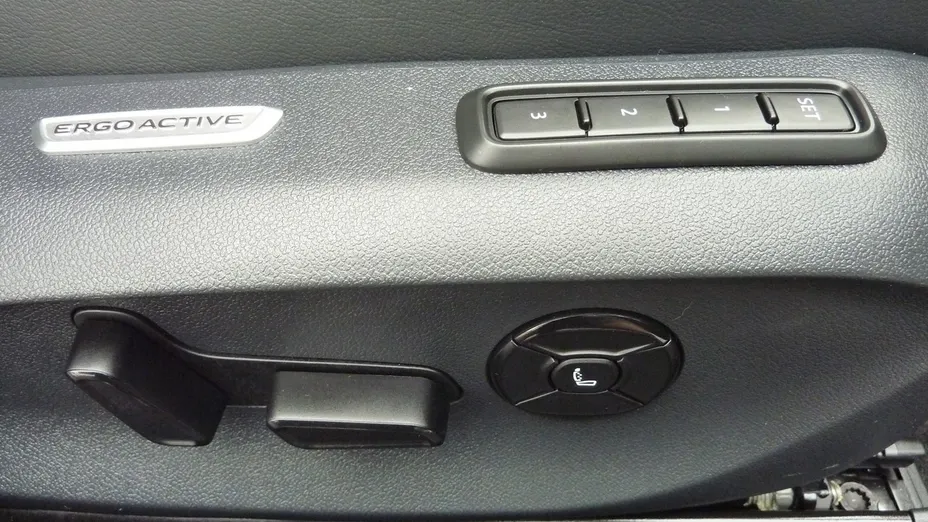 VOLKSWAGEN Passat -