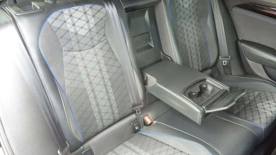 VOLKSWAGEN Passat -