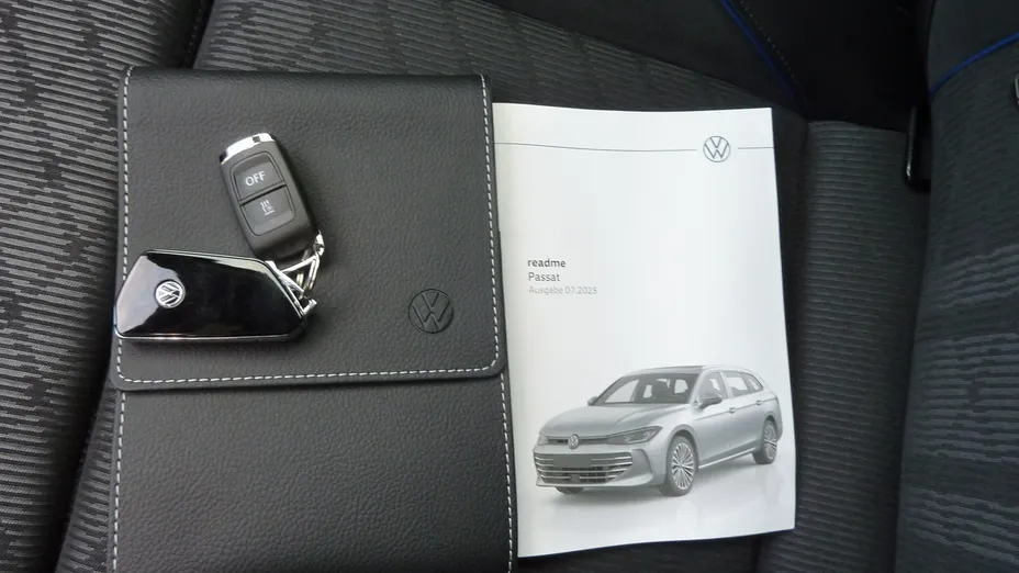 VOLKSWAGEN Passat -