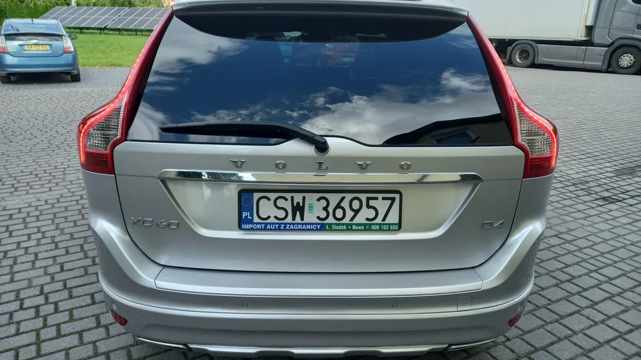 VOLVO XC60 -