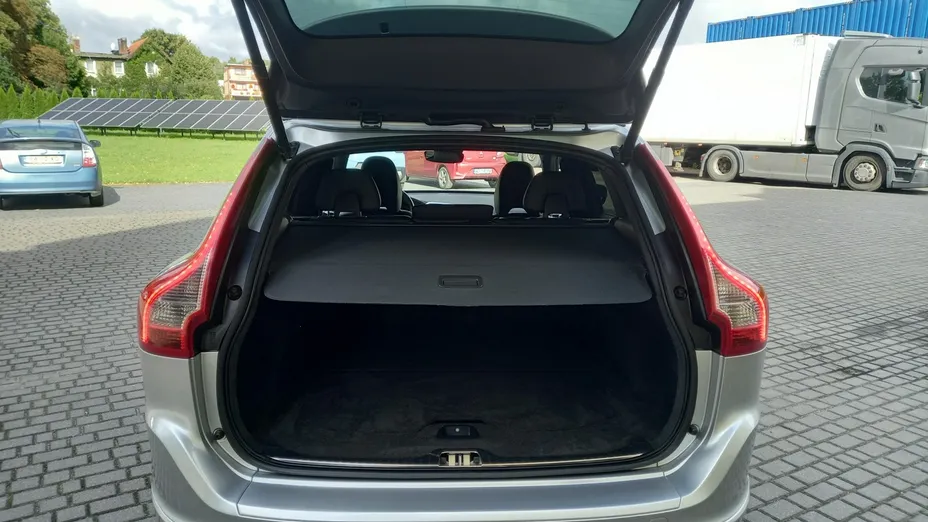 VOLVO XC60 -