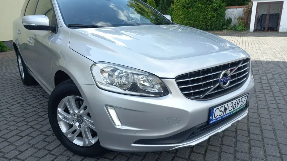 VOLVO XC60 -