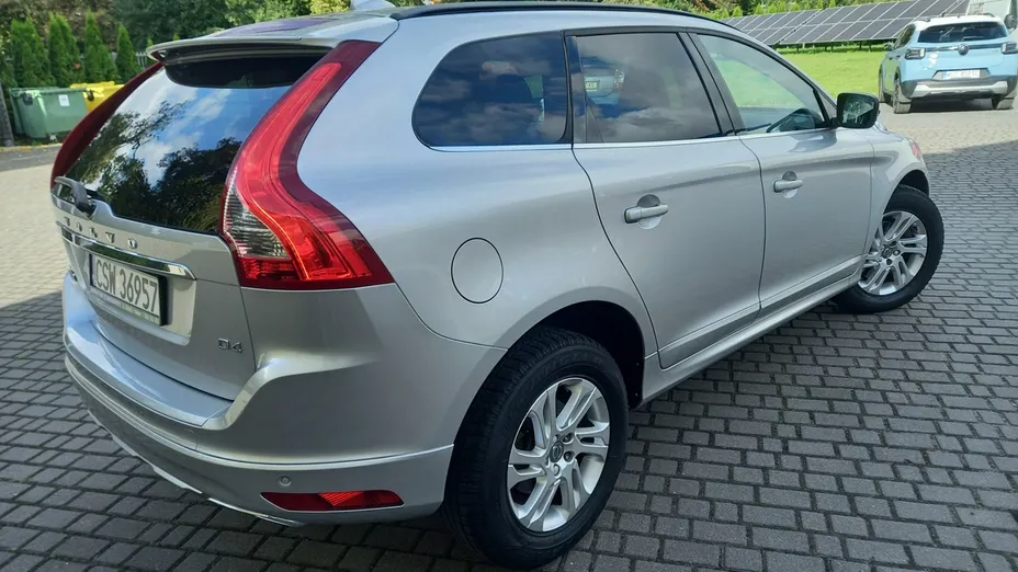 VOLVO XC60 -