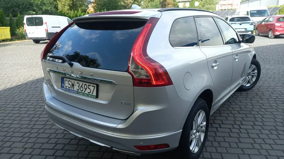 VOLVO XC60 -