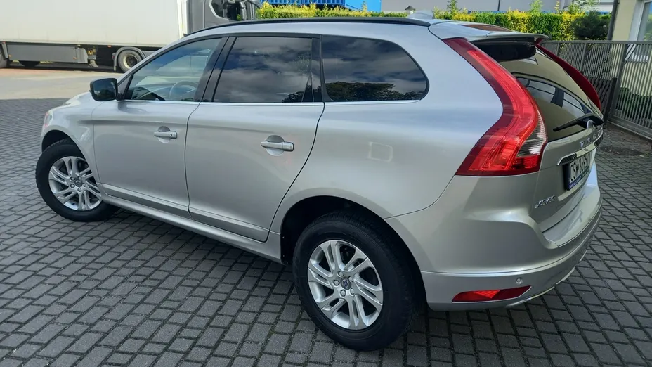 VOLVO XC60 -
