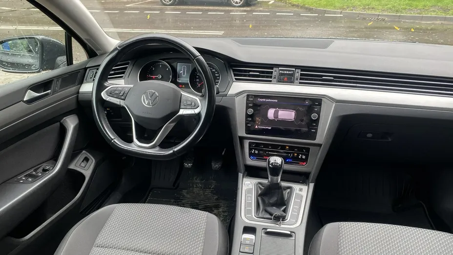 VOLKSWAGEN Passat -