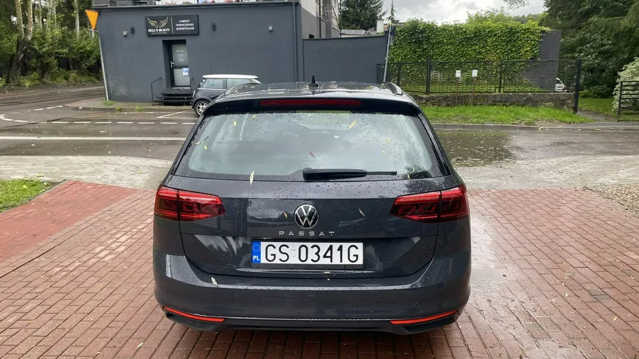 VOLKSWAGEN Passat -