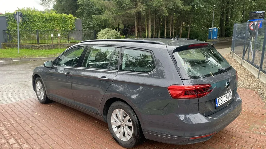 VOLKSWAGEN Passat -