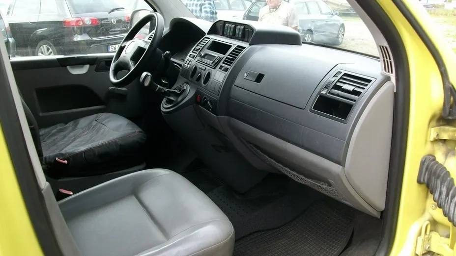 VOLKSWAGEN Transporter -