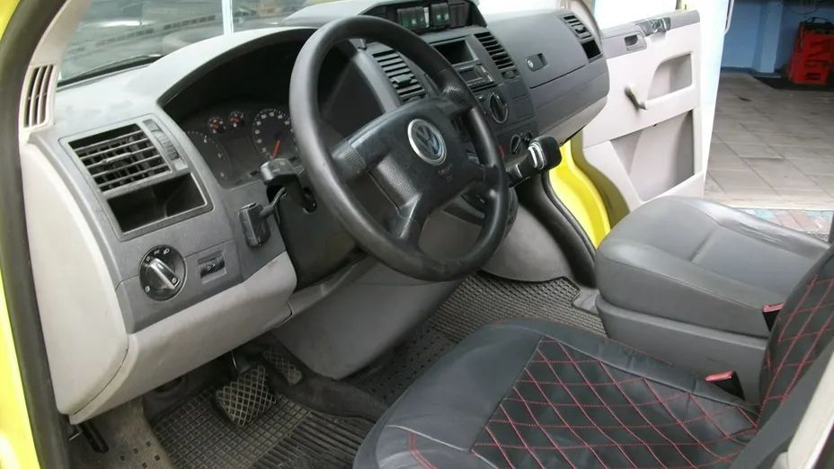 VOLKSWAGEN Transporter -