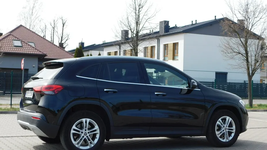 MERCEDES-BENZ GLA -