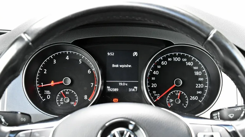 VOLKSWAGEN Golf Sportsvan -
