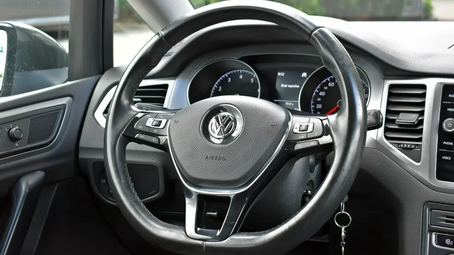 VOLKSWAGEN Golf Sportsvan -