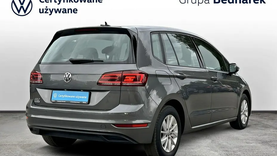 VOLKSWAGEN Golf Sportsvan -