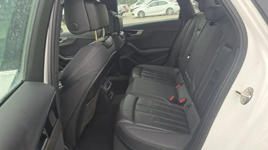 AUDI A4 -