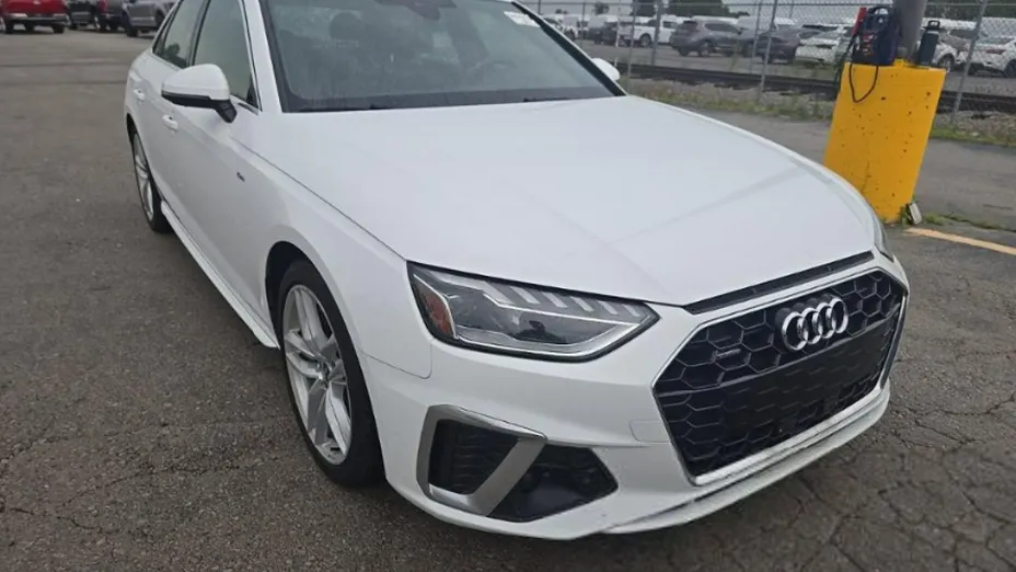 AUDI A4 -