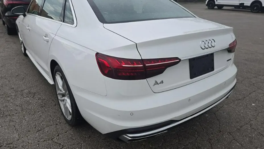 AUDI A4 -