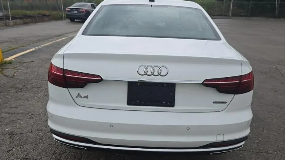 AUDI A4 -
