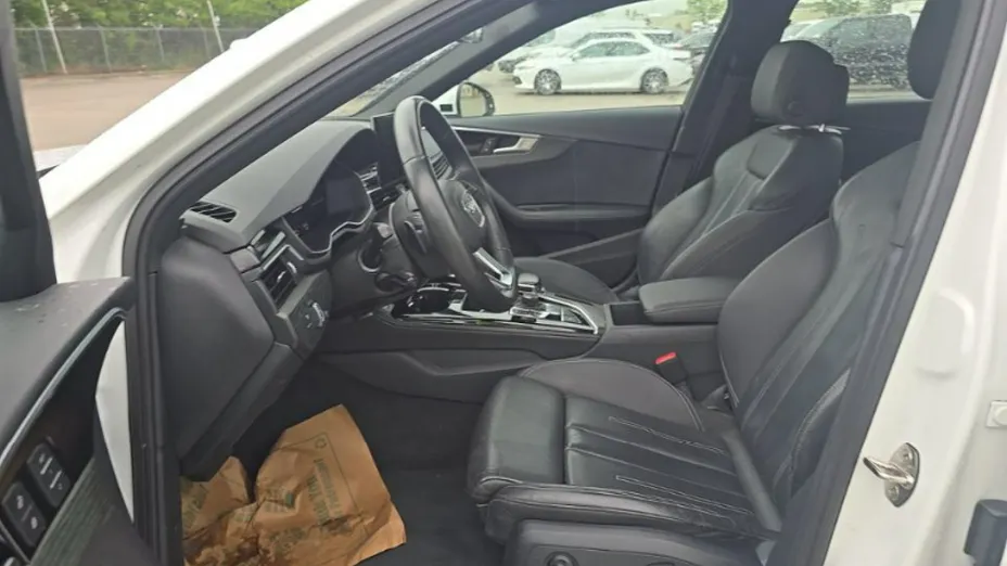 AUDI A4 -