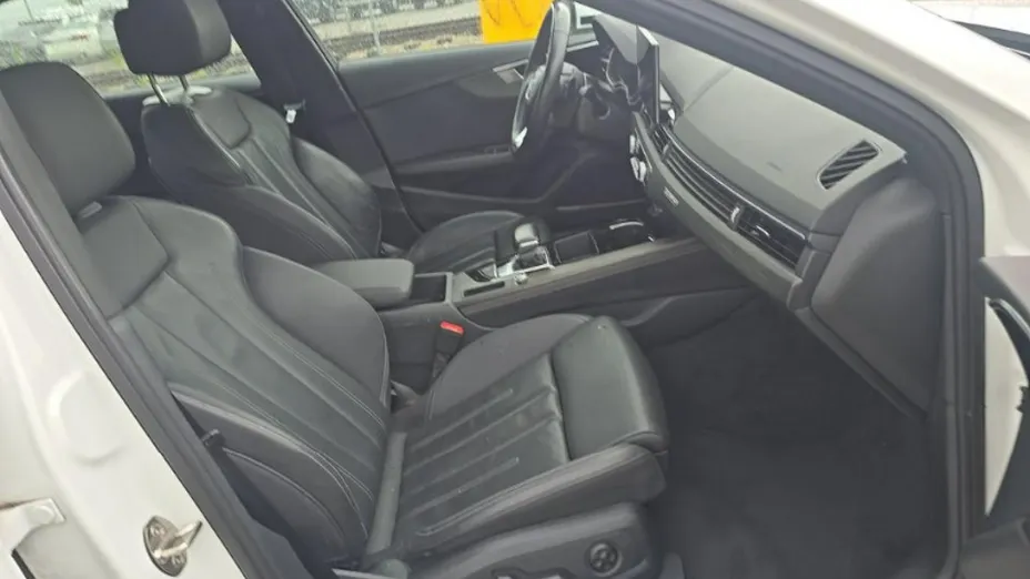 AUDI A4 -