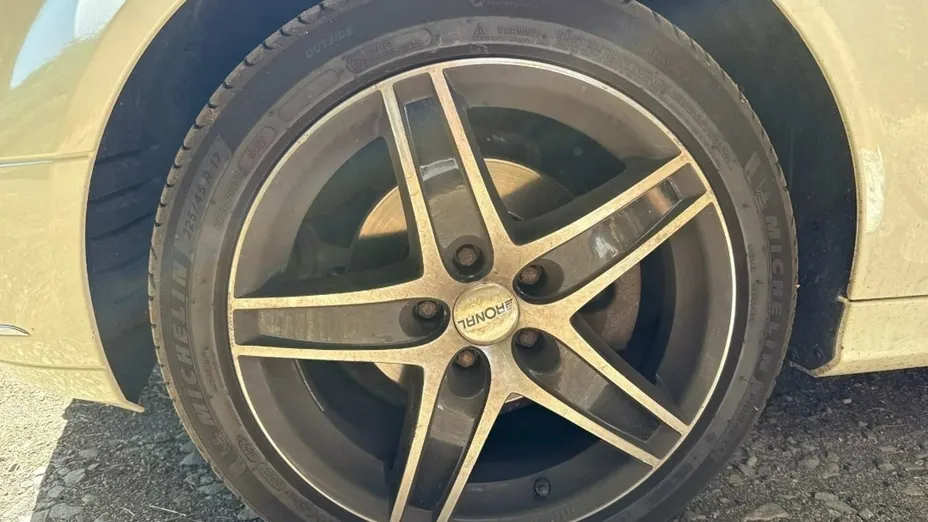 MERCEDES-BENZ C Klasa -