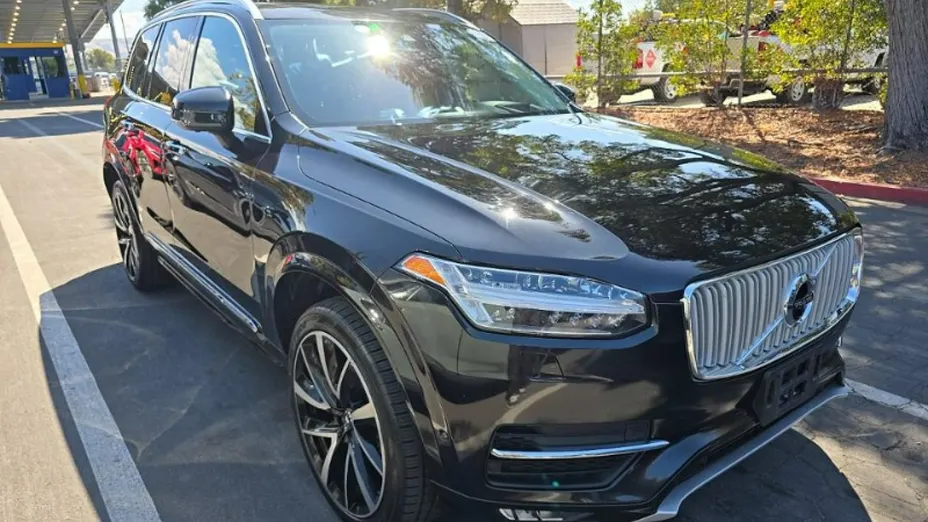 VOLVO XC90 -